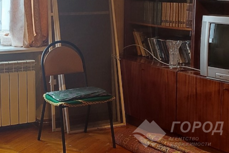 Продам 2-х кімнатну квартиру, Центр, Код: 699353/7