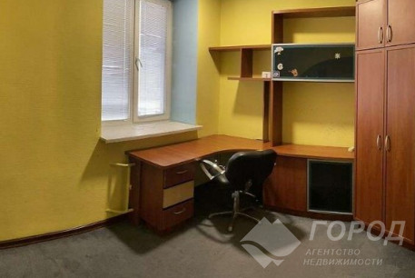 Сдам 3-х кімнатну квартиру, Центральный рынок, Код: 700413/4