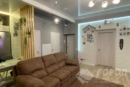 Продам 2-х кімнатну квартиру, Центральный рынок, Код: 700489/2