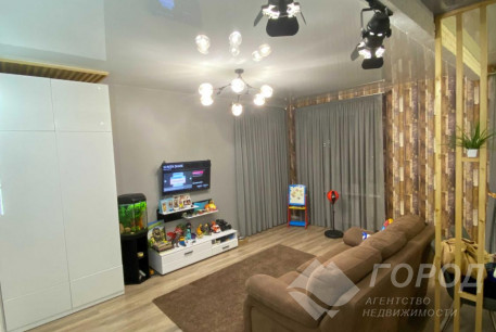 Продам 2-х кімнатну квартиру, Центральный рынок, Код: 700489/2