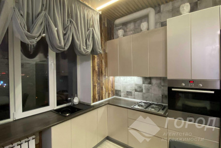 Продам 2-х кімнатну квартиру, Центральный рынок, Код: 700489/2