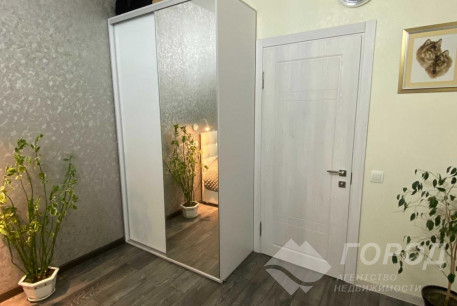 Продам 2-х кімнатну квартиру, Центральный рынок, Код: 700489/2