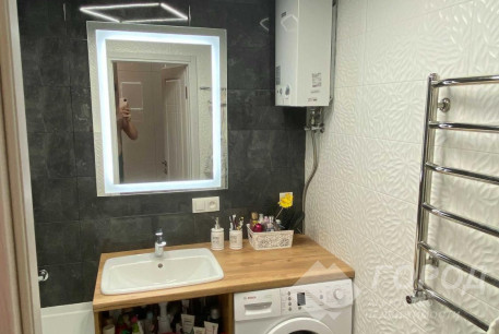 Продам 2-х кімнатну квартиру, Центральный рынок, Код: 700489/2