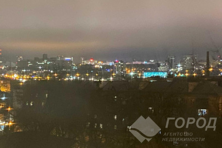 Продам 2-х кімнатну квартиру, Центральный рынок, Код: 700489/2