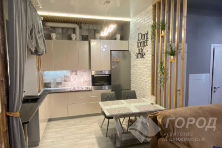 Продам 2-х кімнатну квартиру, Центральный рынок, Код: 700489/2