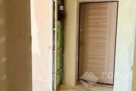 Продам 2-х кімнатну квартиру, Центр, Код: 700965/2