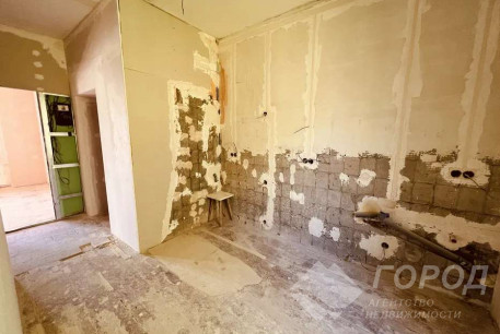 Продам 2-х кімнатну квартиру, Центр, Код: 700965/2