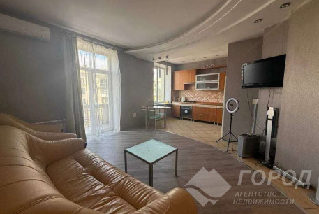 Продам 2-х кімнатну квартиру, Гагарина проспект, Защитников Украины метро (Площадь Восстания), Код: 700971/4