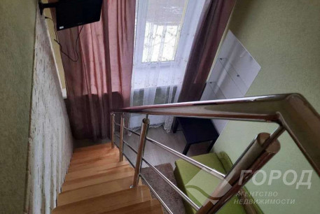 Сдам гостинку, Гагарина проспект, Защитников Украины метро (Площадь Восстания), Код: 701659/2