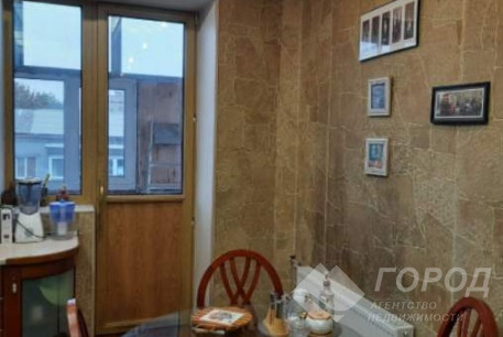 Продам 4-х кімнатну квартиру, Центр, Университет метро, Код: 704840/87