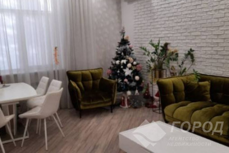 Продам 3-х кімнатну квартиру, Центр, Код: 704840/89