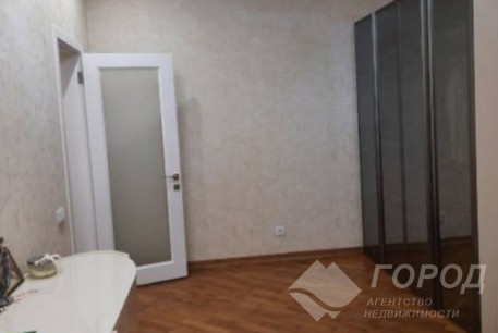 Продам 3-х кімнатну квартиру, Центр, Код: 704840/89