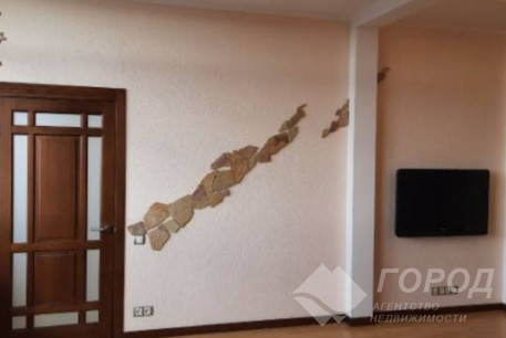 Продам 3-х кімнатну квартиру в новобудові, Центр, Код: 704840/93