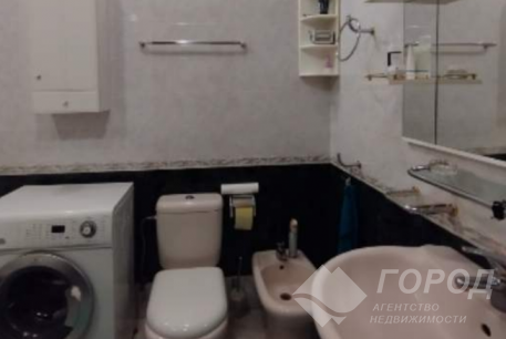 Продам 3-х кімнатну квартиру, Центральный рынок, Код: 709093/3