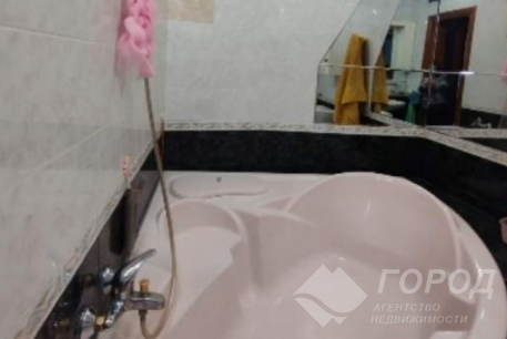 Продам 3-х кімнатну квартиру, Центральный рынок, Код: 709093/3