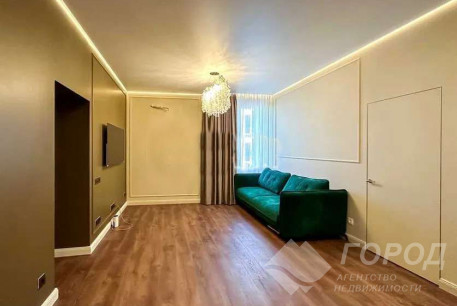 Продам 3-х кімнатну квартиру в новобудові, Центр, Код: 709783/4