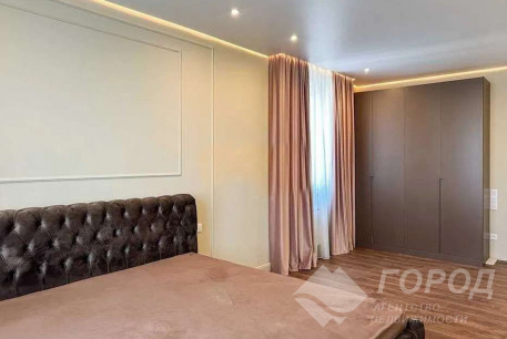 Продам 3-х кімнатну квартиру в новобудові, Центр, Код: 709783/4