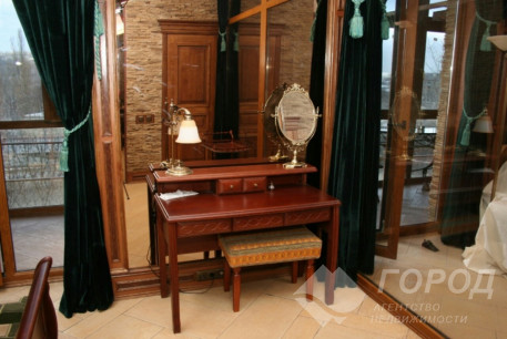 Продам 2-х кімнатну квартиру, Центр, Кинотеатр Зирка, Код: 710877/1