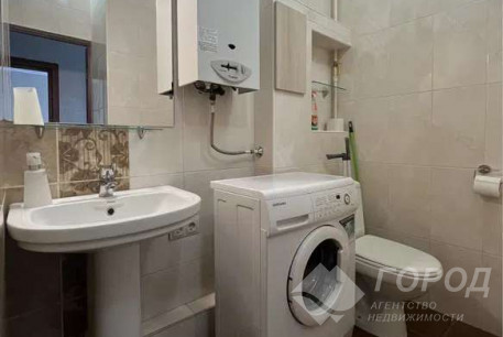 Продам 1-кімнатну квартиру, Центр, Код: 714303/2