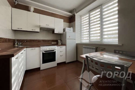 Продам 1-кімнатну квартиру, Центр, Код: 714303/2