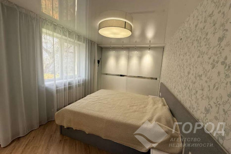 Продам 3-х кімнатну квартиру, Центральный рынок, Код: 720244/3