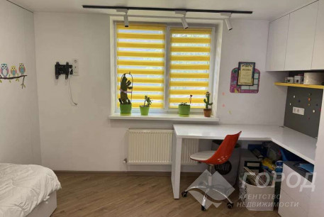 Продам 3-х кімнатну квартиру, Центральный рынок, Код: 720244/3