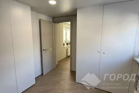 Продам 3-х кімнатну квартиру, Центральный рынок, Код: 720244/3