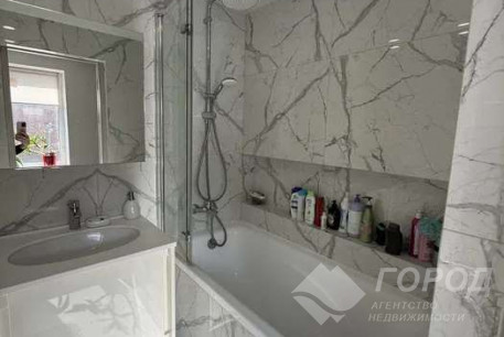 Продам 3-х кімнатну квартиру, Центральный рынок, Код: 720244/3