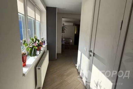 Продам 3-х кімнатну квартиру, Центральный рынок, Код: 720244/3