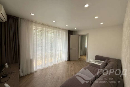 Продам 3-х кімнатну квартиру, Центральный рынок, Код: 720244/3