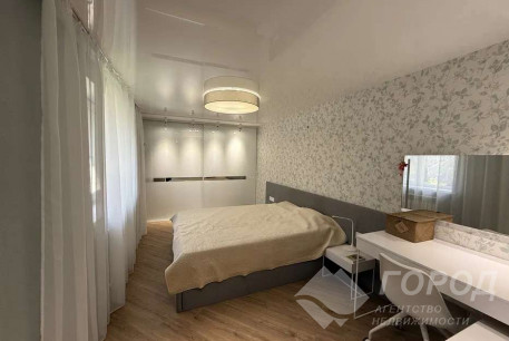 Продам 3-х кімнатну квартиру, Центральный рынок, Код: 720244/3