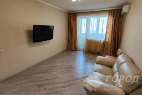 Продам 3-х кімнатну квартиру, Центр, Код: 723114/27