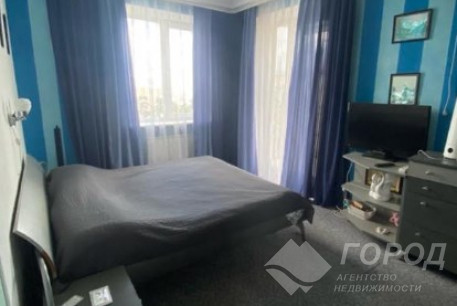 Продам 4-х кімнатну квартиру, Центр, Код: 727132/22