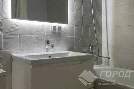 Продам 1-кімнатну квартиру в новобудові, Центр, Код: 733490/4