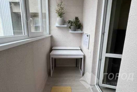 Продам 1-кімнатну квартиру в новобудові, Центр, Код: 733490/4