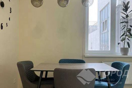 Продам 1-кімнатну квартиру в новобудові, Центр, Код: 733490/4