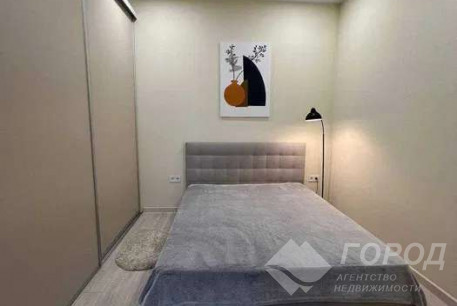 Продам 1-кімнатну квартиру в новобудові, Центр, Код: 733490/4