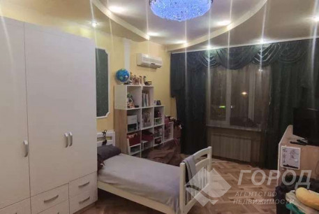 Продам 3-х кімнатну квартиру, Гагарина проспект, Проспект Гагарина метро, Код: 739475/3