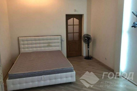 Продам 3-х кімнатну квартиру, Центральный рынок, Южный вокзал метро, Код: 739730/2