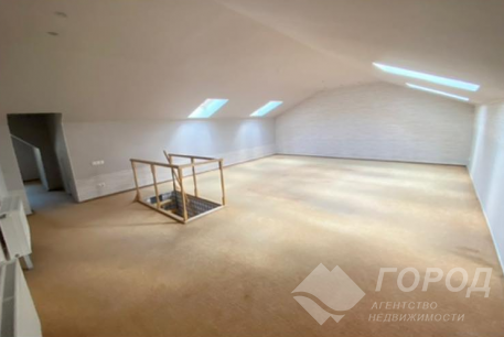 Продам 5-и кімнатну квартиру, Центр, Код: 740004/7