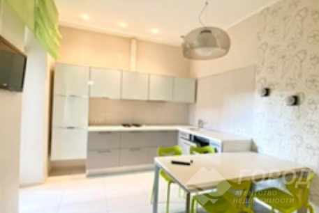 Продам 5-и кімнатну квартиру, Центр, Код: 740004/7