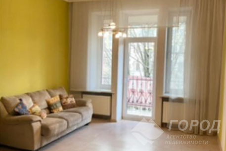 Продам 5-и кімнатну квартиру, Центр, Код: 740004/7