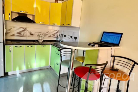 Продам 2-х кімнатну квартиру, Центральный рынок, Код: 742377/33