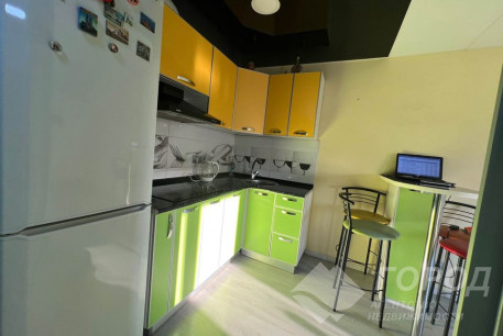 Продам 2-х кімнатну квартиру, Центральный рынок, Код: 742377/4