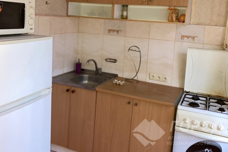 Продам 2-х кімнатну квартиру, Центр, Код: 743702/3