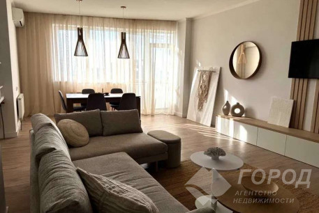 Продам 3-х кімнатну квартиру, Центр, Код: 747808/2