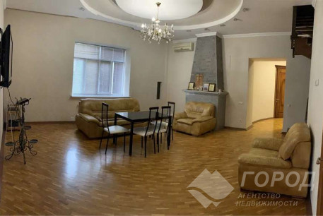 Продам 4-х кімнатну квартиру, Центр, Площадь Конституции метро (Советская), Код: 748581/2