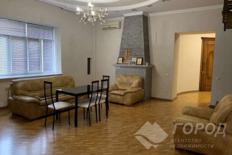 Продам 4-х кімнатну квартиру, Центр, Площадь Конституции метро (Советская), Код: 748581/2