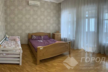 Продам 4-х кімнатну квартиру, Центр, Площадь Конституции метро (Советская), Код: 748581/2