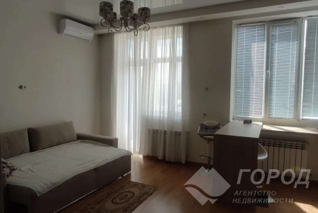 Продам 2-х кімнатну квартиру, Центральный рынок, Код: 757454/2